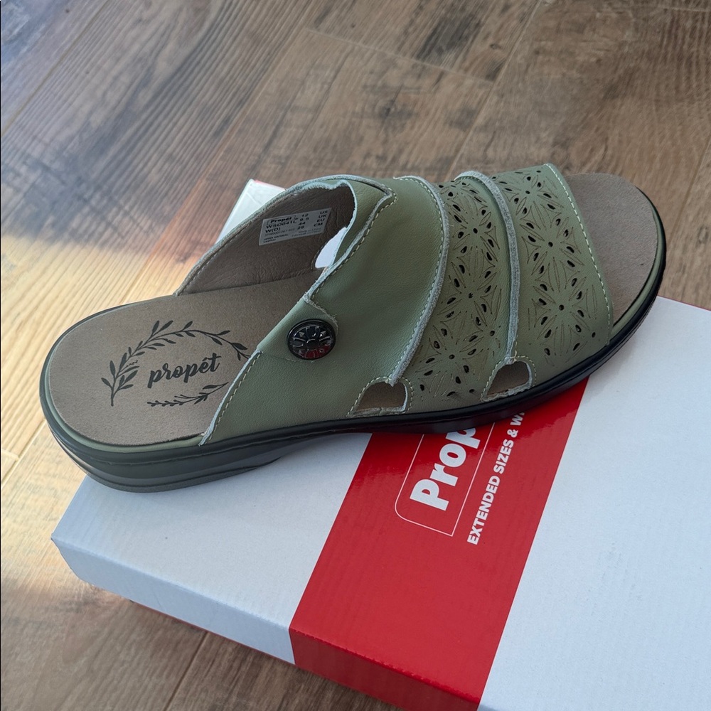 🆕 Propet Women's Gertie Olive Mules Size 12 - Picture 2 of 4